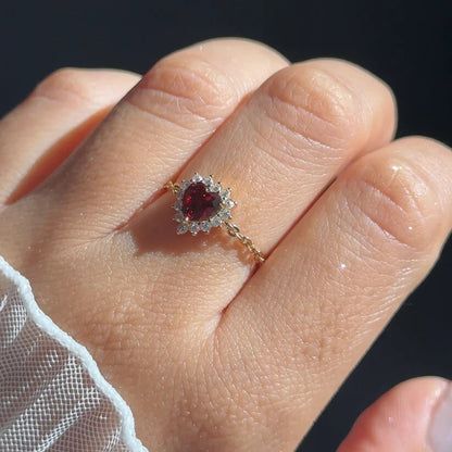 Queen of Hearts Adjustable Chain Ring